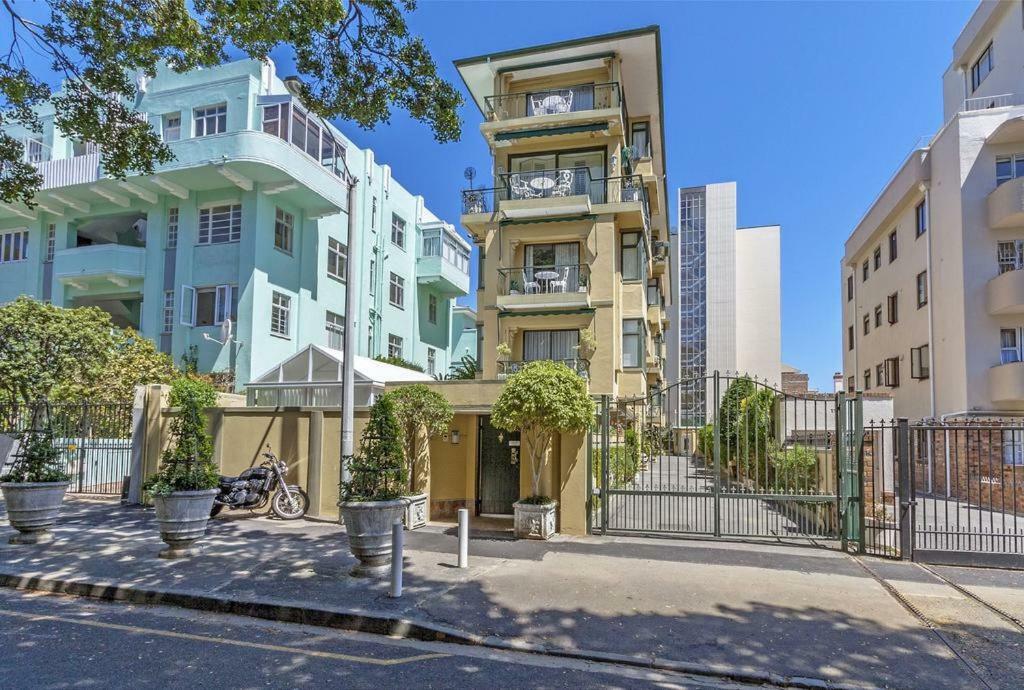 Cosy And Classy Sea Point Apartment Cape Town Eksteriør bilde