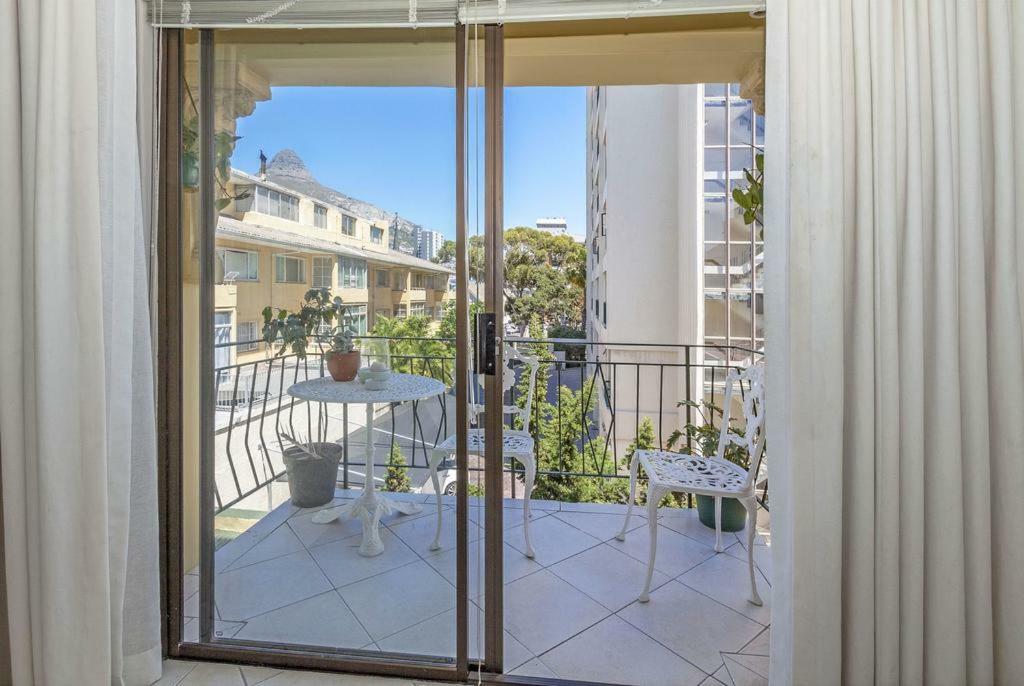 Cosy And Classy Sea Point Apartment Cape Town Eksteriør bilde